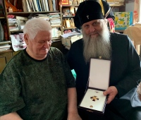 Митрополит Артемий наградил Геннадия Павлишина орденом святителя Иннокентия Московского