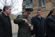 Закладка памятной капсулы в основание будущей семинарии (20 октября 2005)