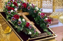 Всенощное бдение в Спасо-Преображенском кафедральном соборе Хабаровска с чином выноса Честного и Животворящего Креста Господня. 30 марта 2019 г.